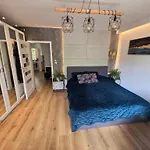 Deluxe With 2 Bedrooms And Fireplace - Perfect Location - Quiet-new Apartment Warsaw
