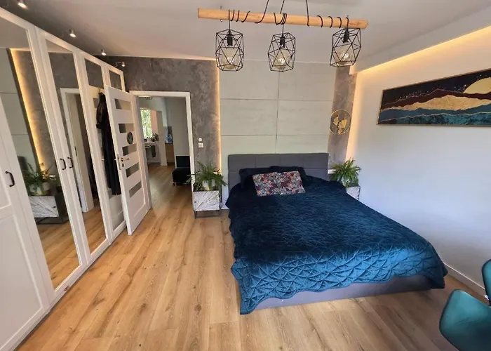 Deluxe With 2 Bedrooms And Fireplace - Perfect Location - Quiet-new Апартаменты Варшава