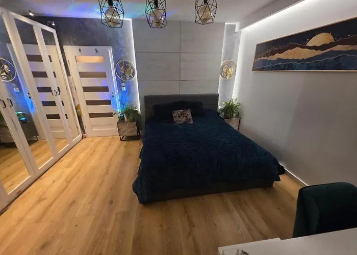 Deluxe With 2 Bedrooms And Fireplace - Perfect Location - Quiet-new Варшава