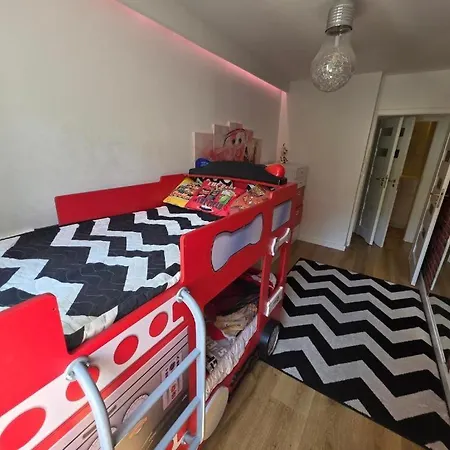 Deluxe With 2 Bedrooms And Fireplace - Perfect Location - Quiet-new *