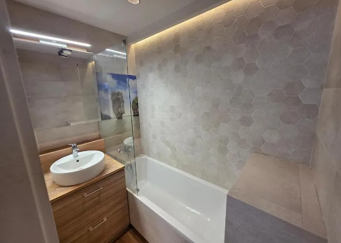 Appartamento Deluxe With 2 Bedrooms And Fireplace - Perfect Location - Quiet-new Varsavia